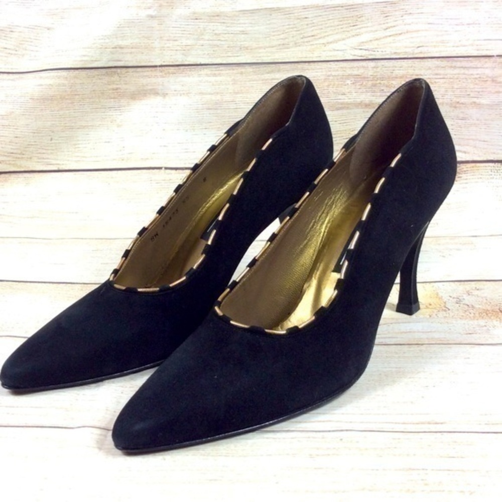 NWT Vintage Stuart Weitzman black suede leather heels. Size 8. Gold trim